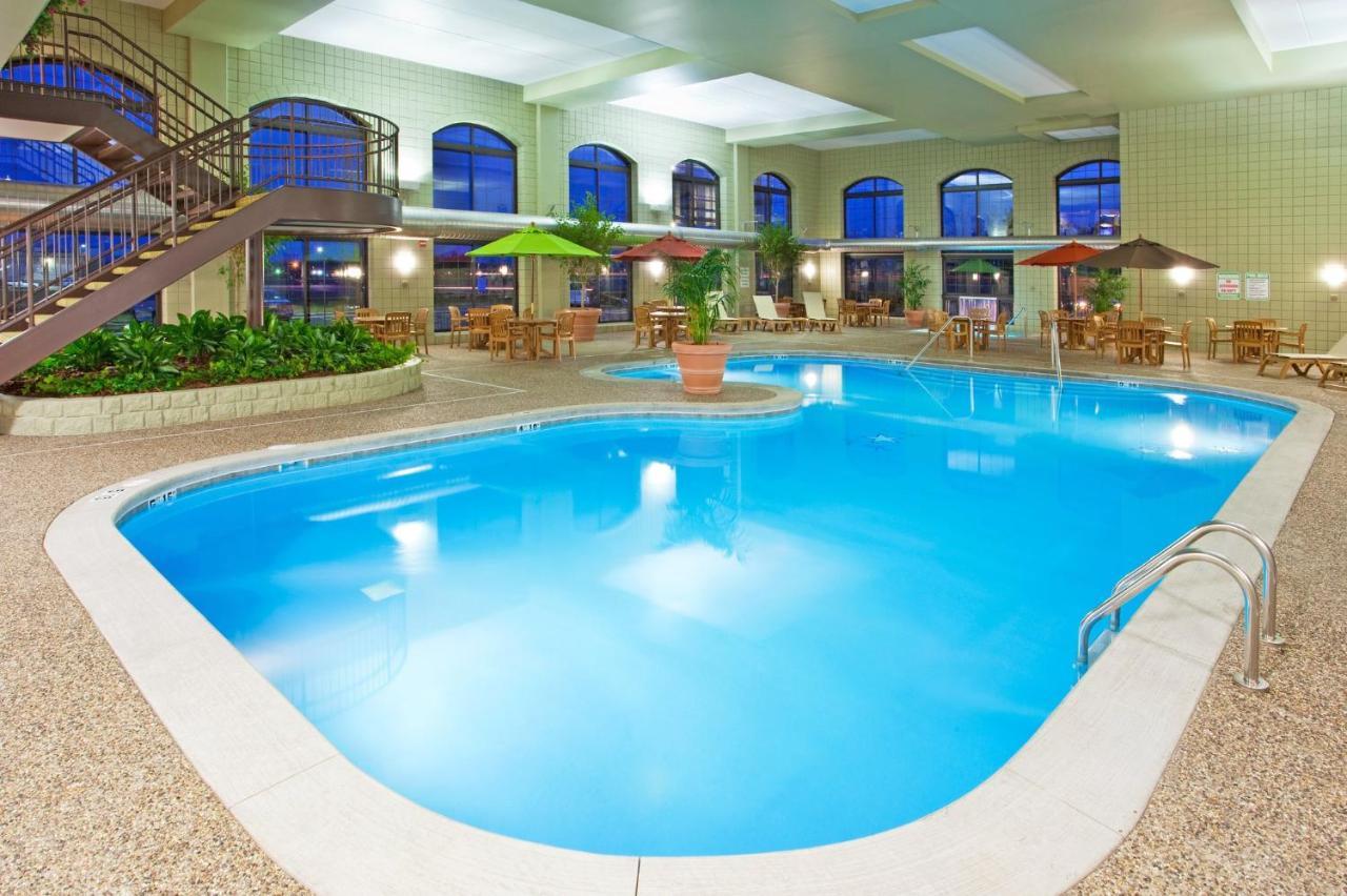 Holiday Inn Midland By Ihg Exterior foto