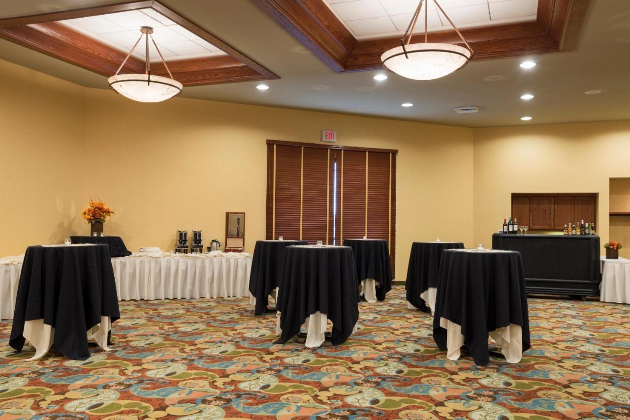 Holiday Inn Midland By Ihg Exterior foto