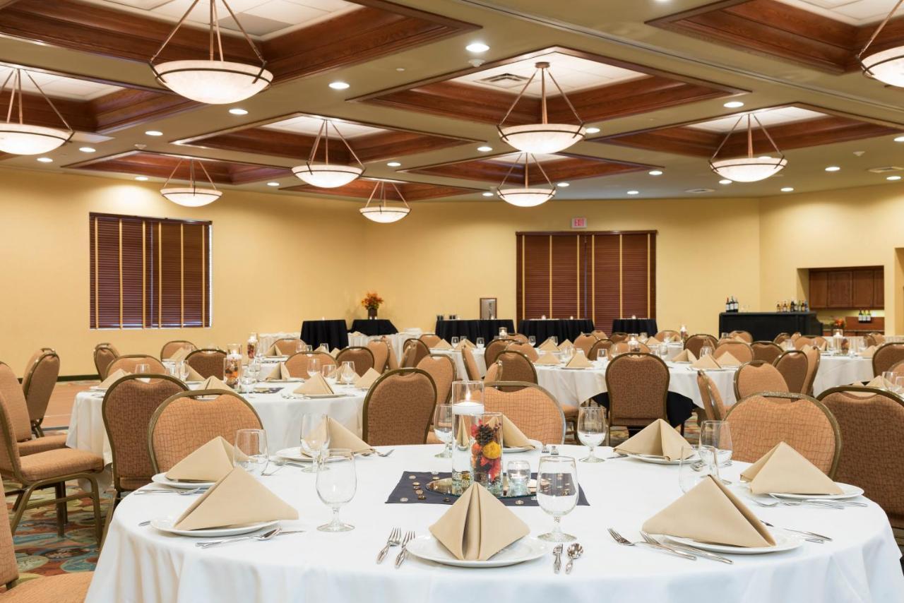 Holiday Inn Midland By Ihg Exterior foto